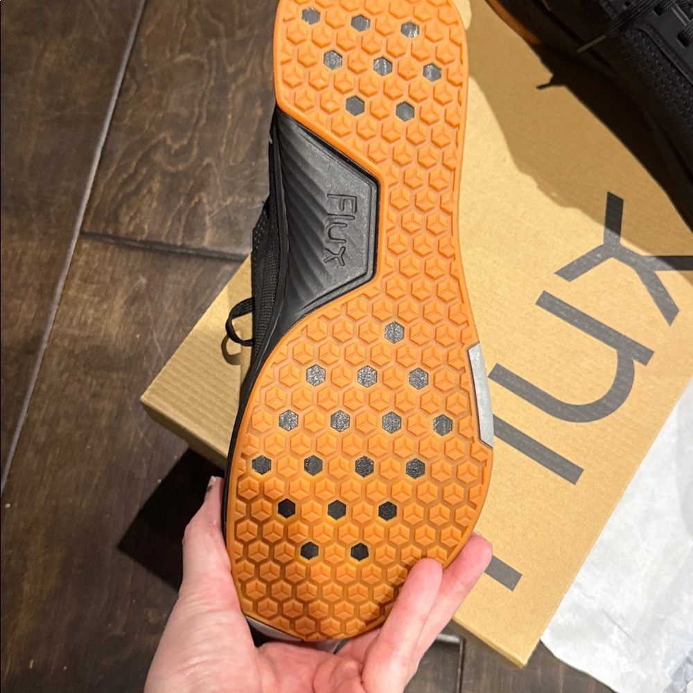Flux adapt Runner. Size 12 men’s. Brand new in box - Picture 2 of 3
